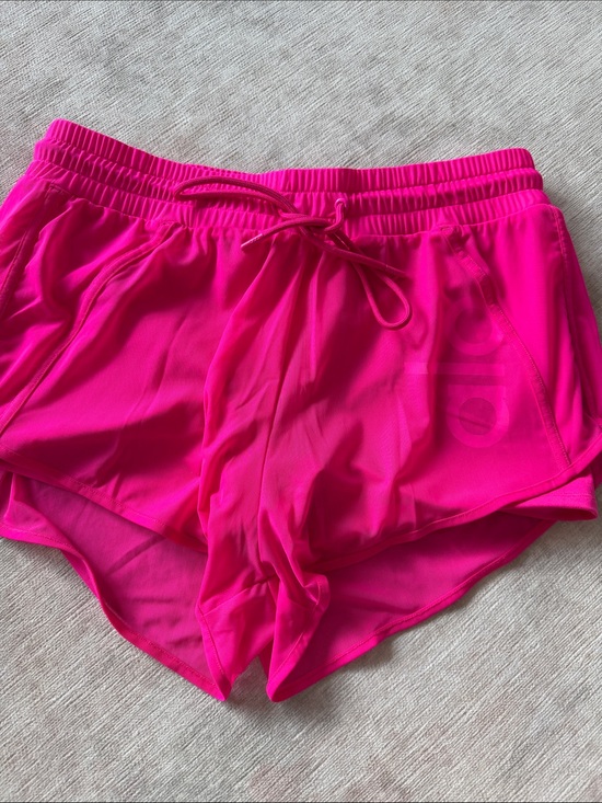 ALO Yoga Pants - Alo Yoga Hot Pink Athletic Shorts Medium